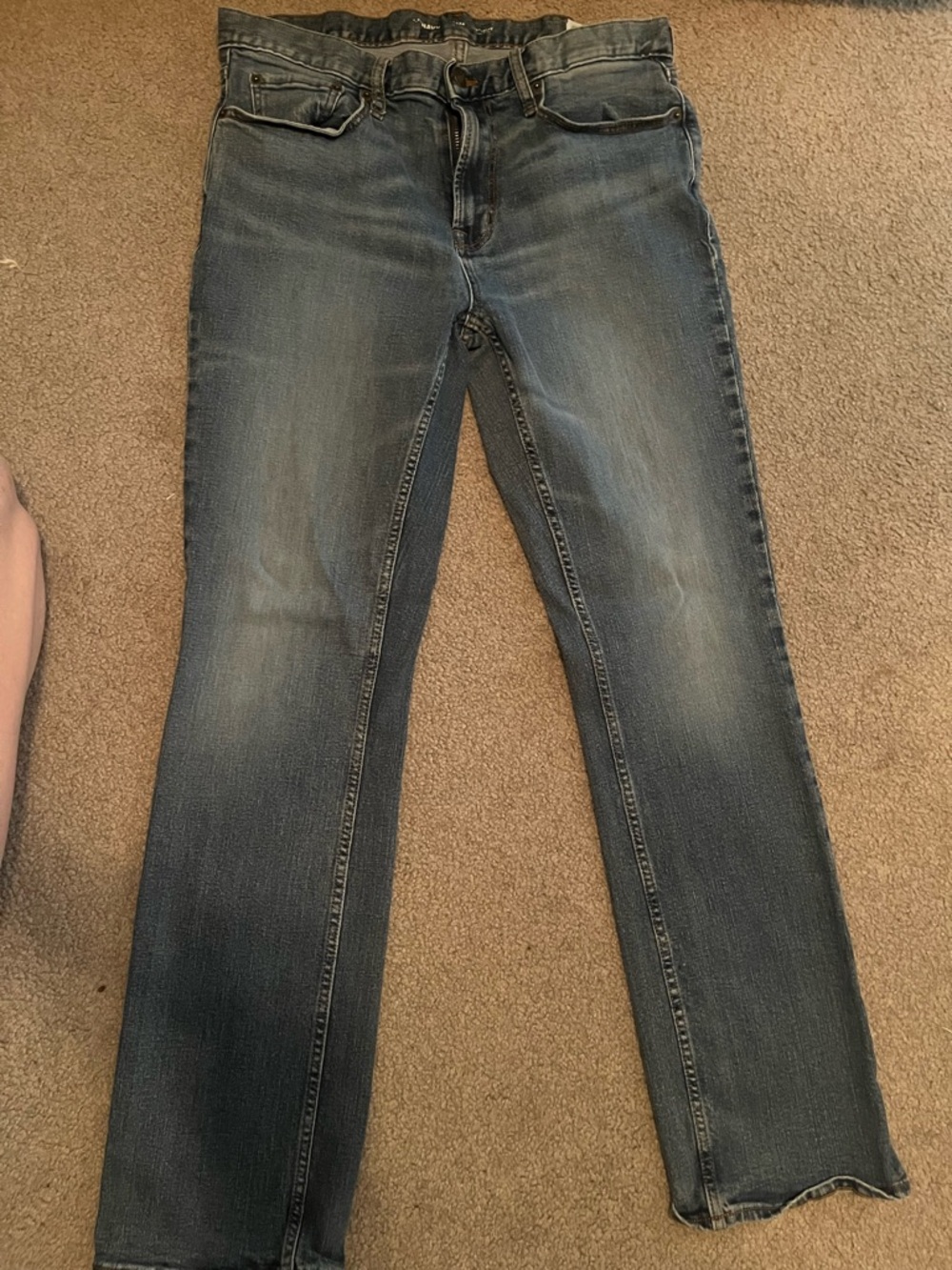 Old Navy Men's Bootcut Jeans in Washed Blue